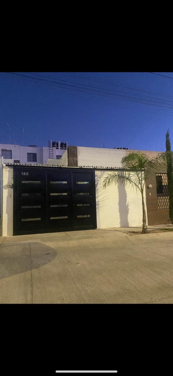 476JCTCVT HERMOSA CASA EN VENTA EN ZONA TERRANOVA AL ORIENTE DE AGUASCALIENTES.