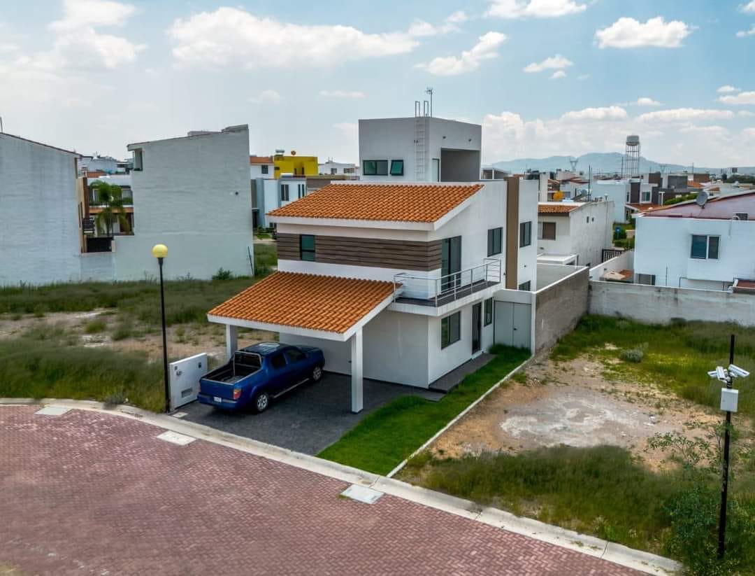 458JCTCVP HERMOSA RESIDENCIA EN VENTA EN LAS PLAZAS RESIDENCIAL, AL NORTE DE AGUASCALIENTES.