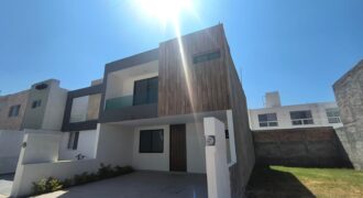512JCTCVR ESTRENA CASA EN VENTA CON MAGNÍFICOS ACABADOS EN RONDA RESIDENCIAL, AL SUR DE AGUASCALIENTES.
