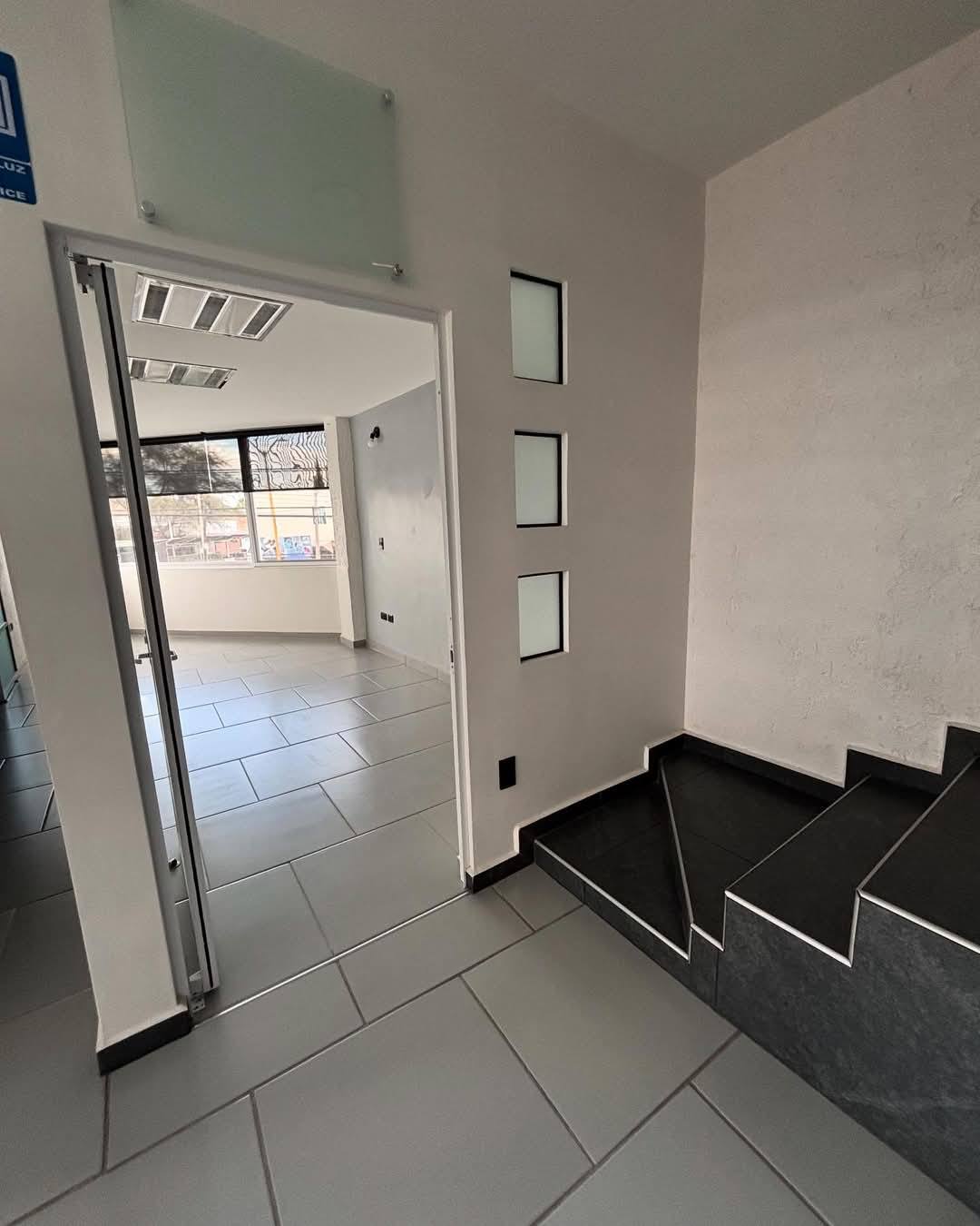 556JCTORH OFICINA Y/O CONSULTORIO EN RENTA, SOBRE HÉROE DE NACOZARI SUR, EN AGUASCALIENTES.