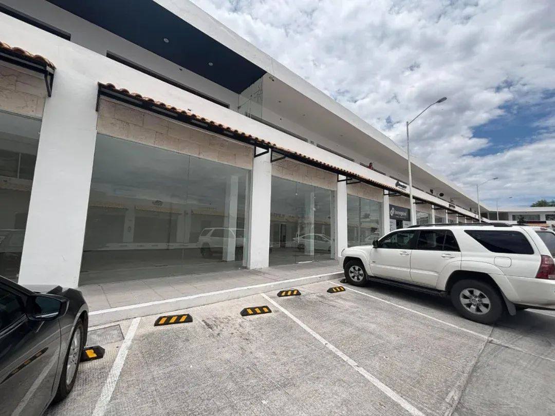 643JCTLRP LOCAL EN RENTA EN PLAZA CANTERAS, AL PONIENTE DE AGUASCALIENTES.