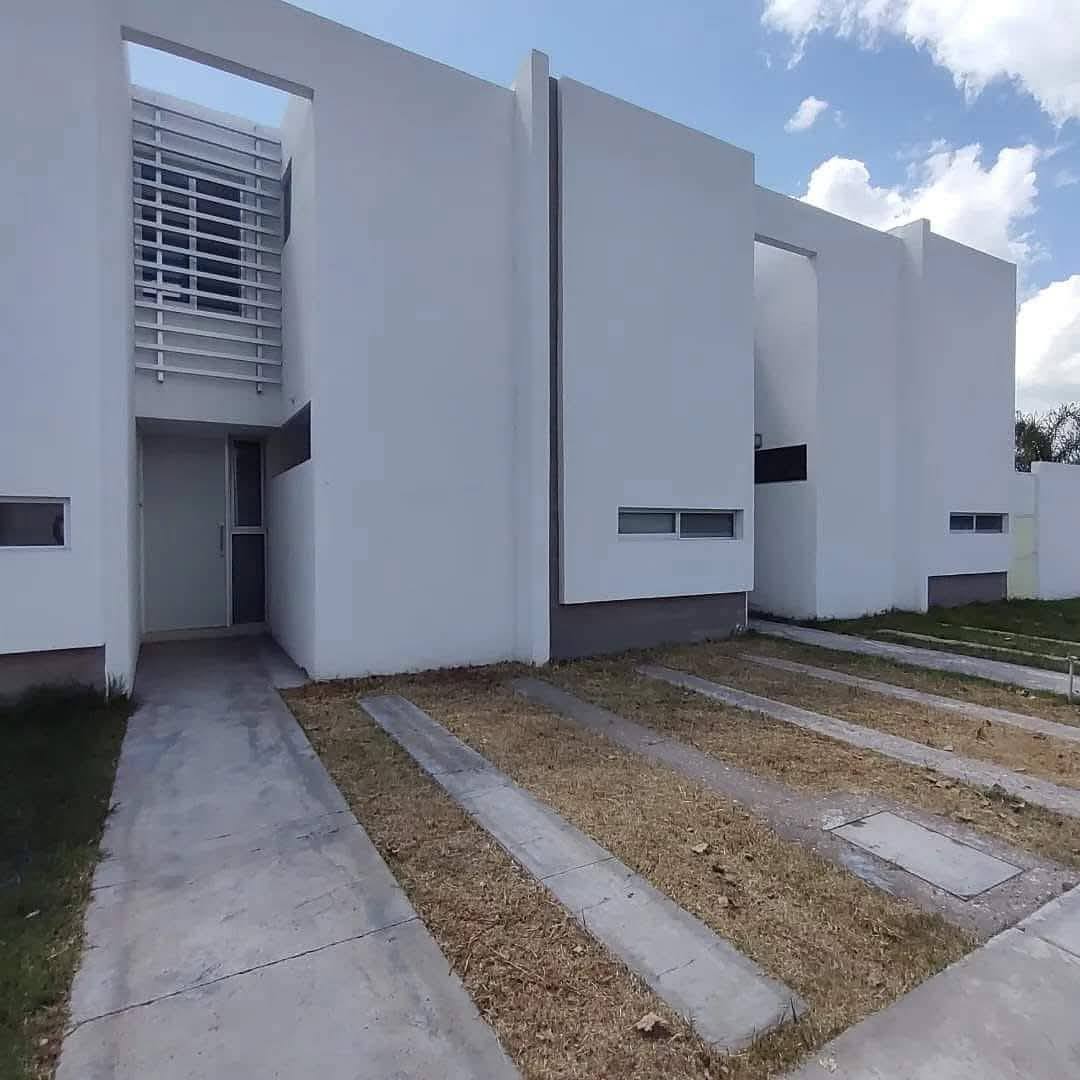 482JCTCRB CASA AMUEBLADA EN RENTA EN BARLOVENTO, AL SUR DE LA CIUDAD DE AGUASCALIENTES.