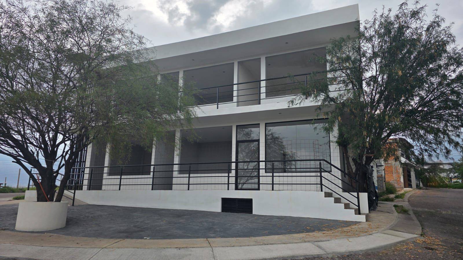 686JCTPVT PLAZA COMERCIAL NUEVA EN VENTA UBICADA A UNA CUADRA DE TERCER ANILLO, AGUASCALIENTES.