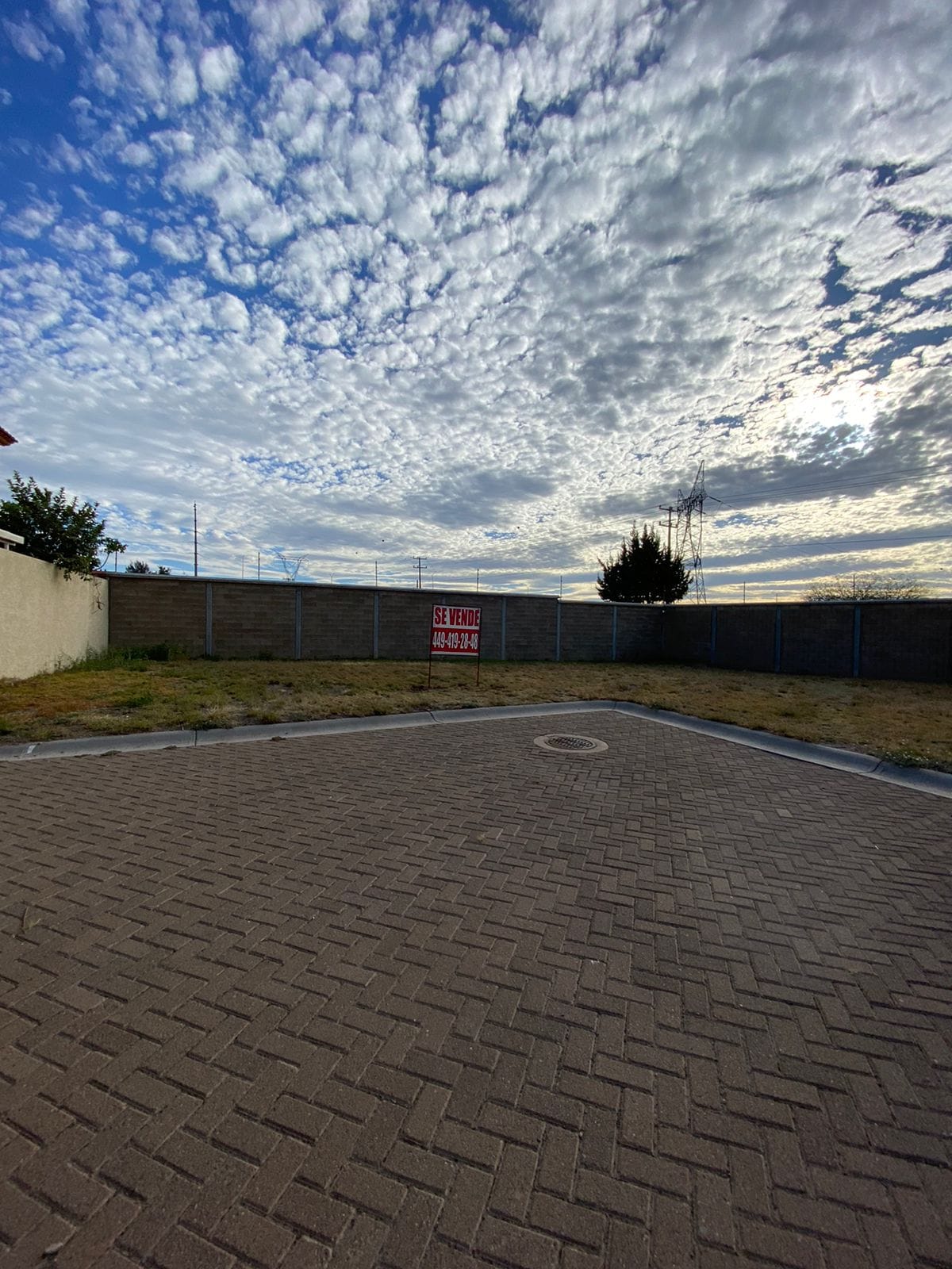 610JCTTVP TERRENO EN VENDA EN RESIDENCIAL LAS PLAZAS, AGUASCALIENTES.