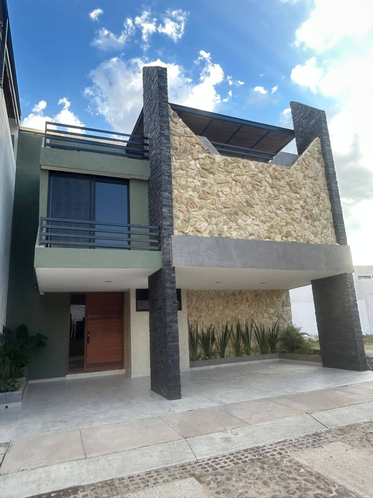 711 CASA EN VENTA EN PUNTA ARENA, AGUASCALIENTES.