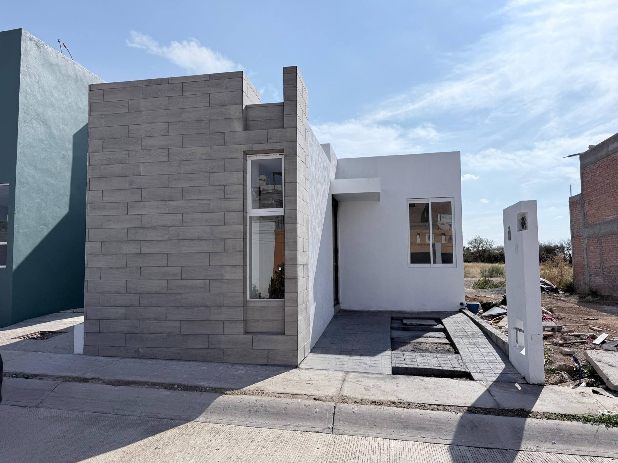 719JCTCVAL AMPLIA CASA NUEVA DE UNA PLANTA EN VENTA EN LOS ANGELES, AL NORTE DE AGUASCALIENTES.
