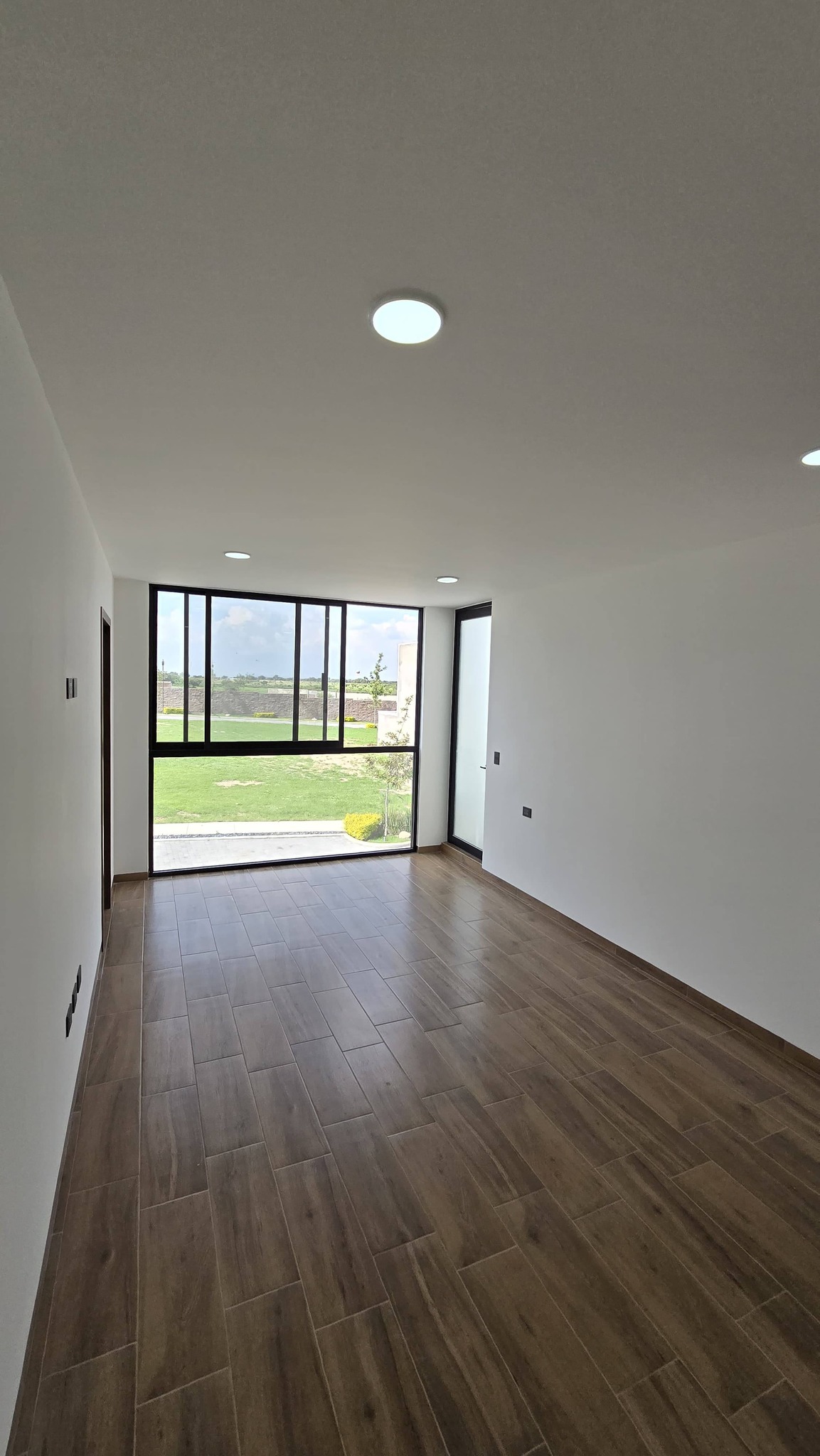 732JCTCVC VIVE CON ESTILO Y COMODIDAD EN CEIBA RESIDENCIAL CON ESTA CASA EN VENTA AL PONIENTE DE AGUASCALIENTES.