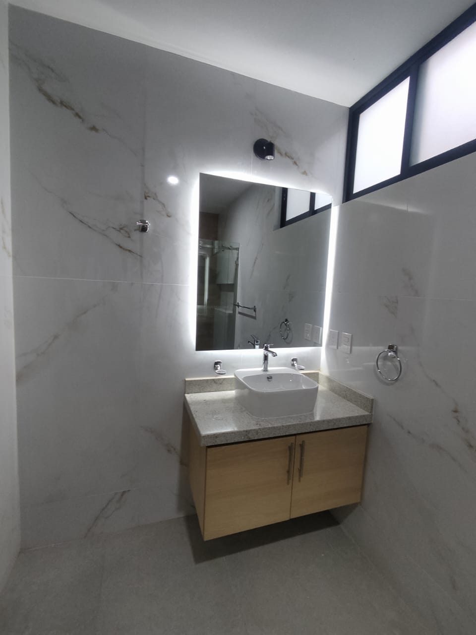 731JCTCVS LUJOSA CASA EN VENTA EN ZONA SANTA MÓNICA, AGUASCALIENTES.