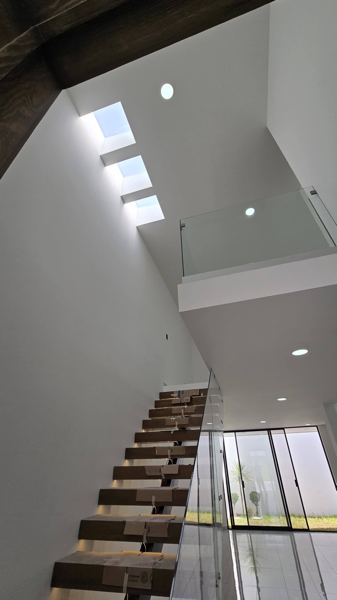 732JCTCVC VIVE CON ESTILO Y COMODIDAD EN CEIBA RESIDENCIAL CON ESTA CASA EN VENTA AL PONIENTE DE AGUASCALIENTES.