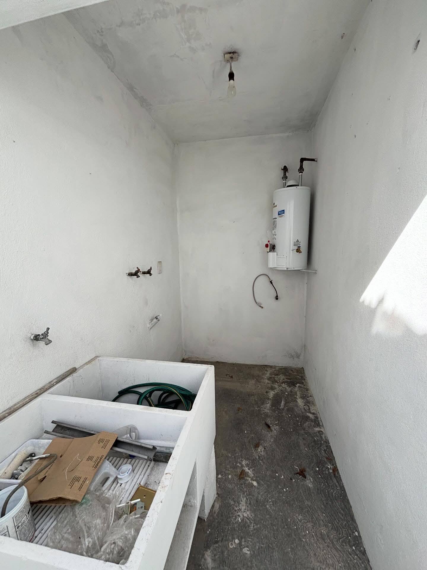 742JCTCVD HERMOSA CASA EN VENTA DE UNA PLANTA EN EL DORADO, AGUASCALIENTES.