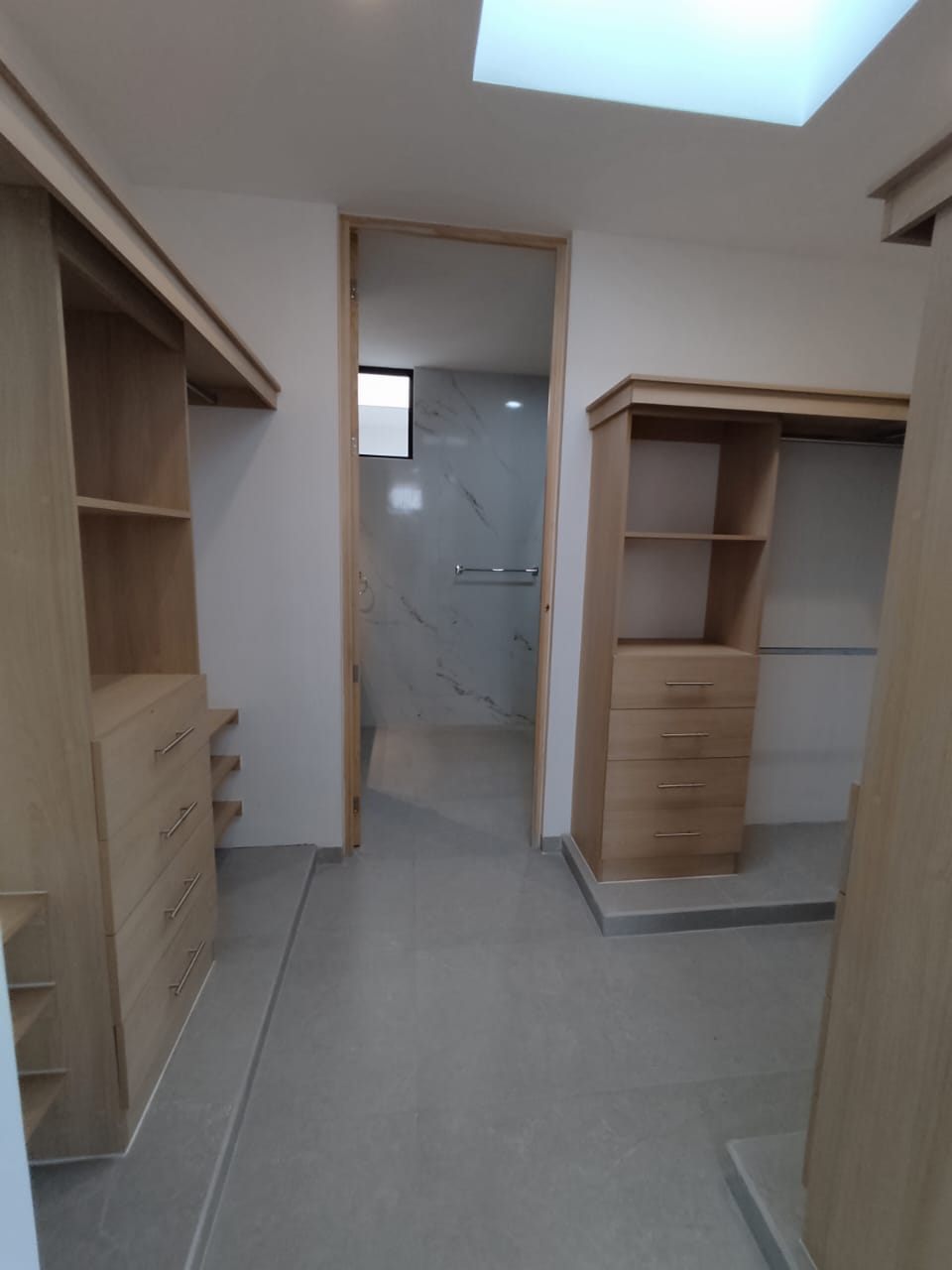 731JCTCVS LUJOSA CASA EN VENTA EN ZONA SANTA MÓNICA, AGUASCALIENTES.