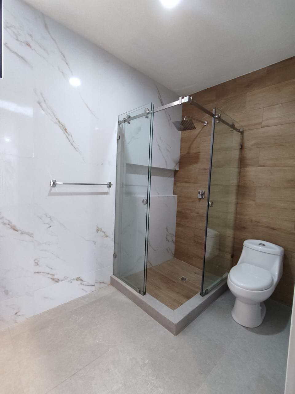 731JCTCVS LUJOSA CASA EN VENTA EN ZONA SANTA MÓNICA, AGUASCALIENTES.