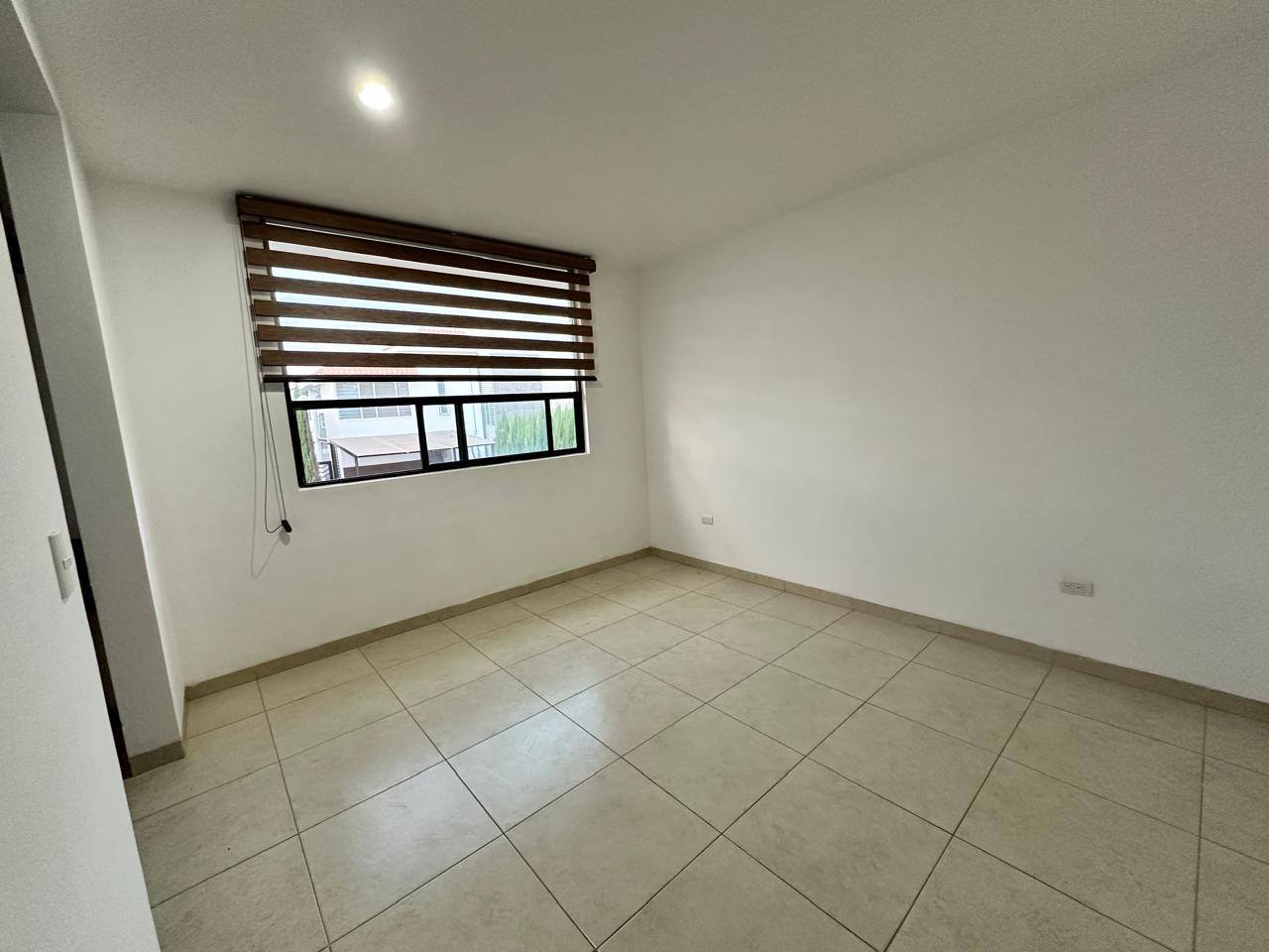 741JCTCRL CASA EN RENTA EN RESIDENCIAL LAS PLAZAS, AL NORTE DE AGUASCALIENTES.