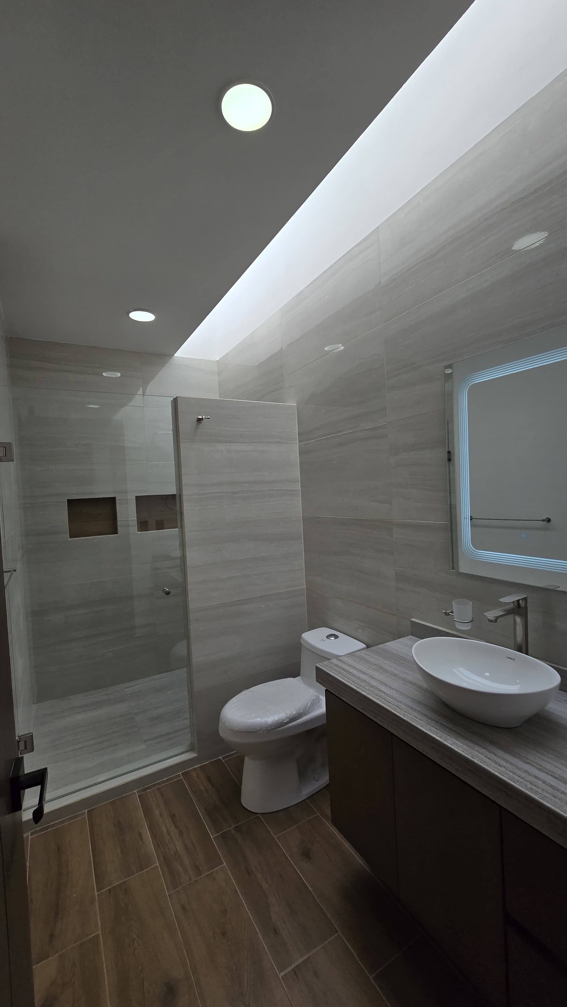 732JCTCVC VIVE CON ESTILO Y COMODIDAD EN CEIBA RESIDENCIAL CON ESTA CASA EN VENTA AL PONIENTE DE AGUASCALIENTES.