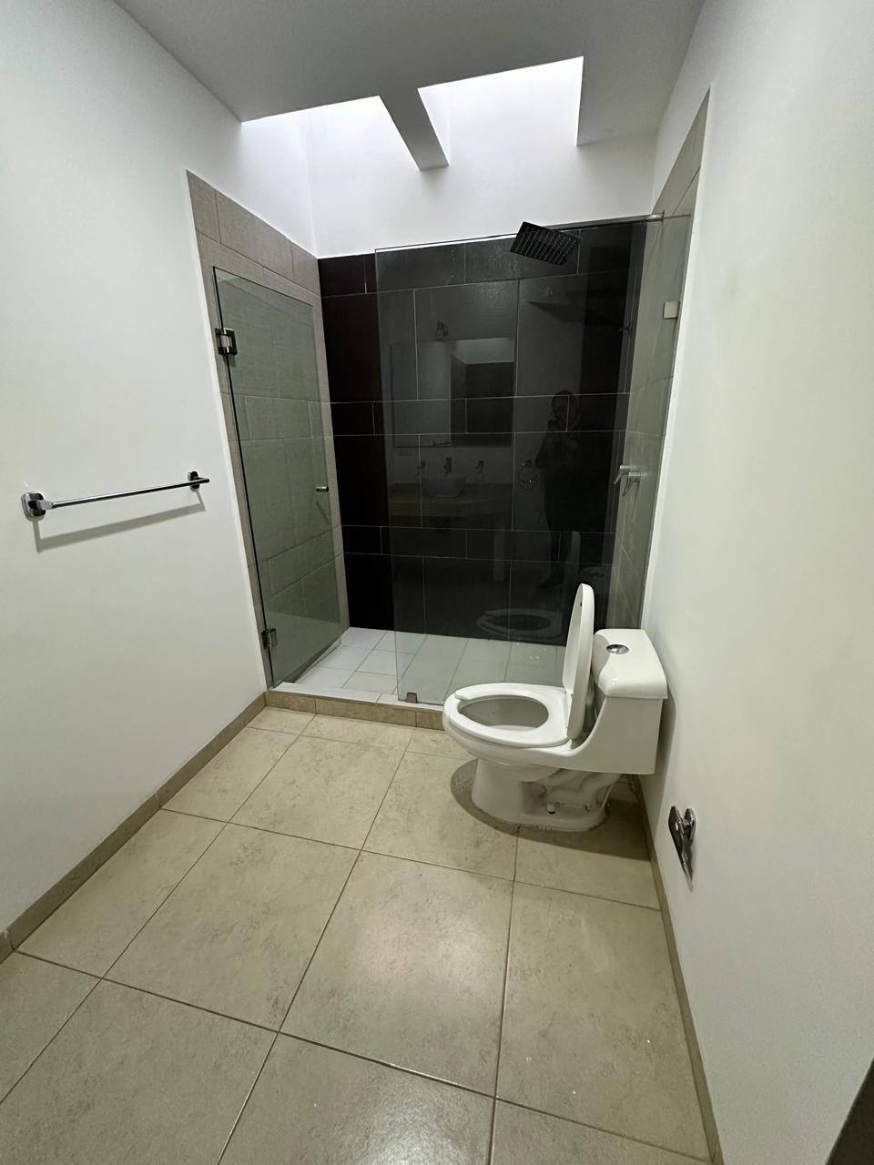 741JCTCRL CASA EN RENTA EN RESIDENCIAL LAS PLAZAS, AL NORTE DE AGUASCALIENTES.