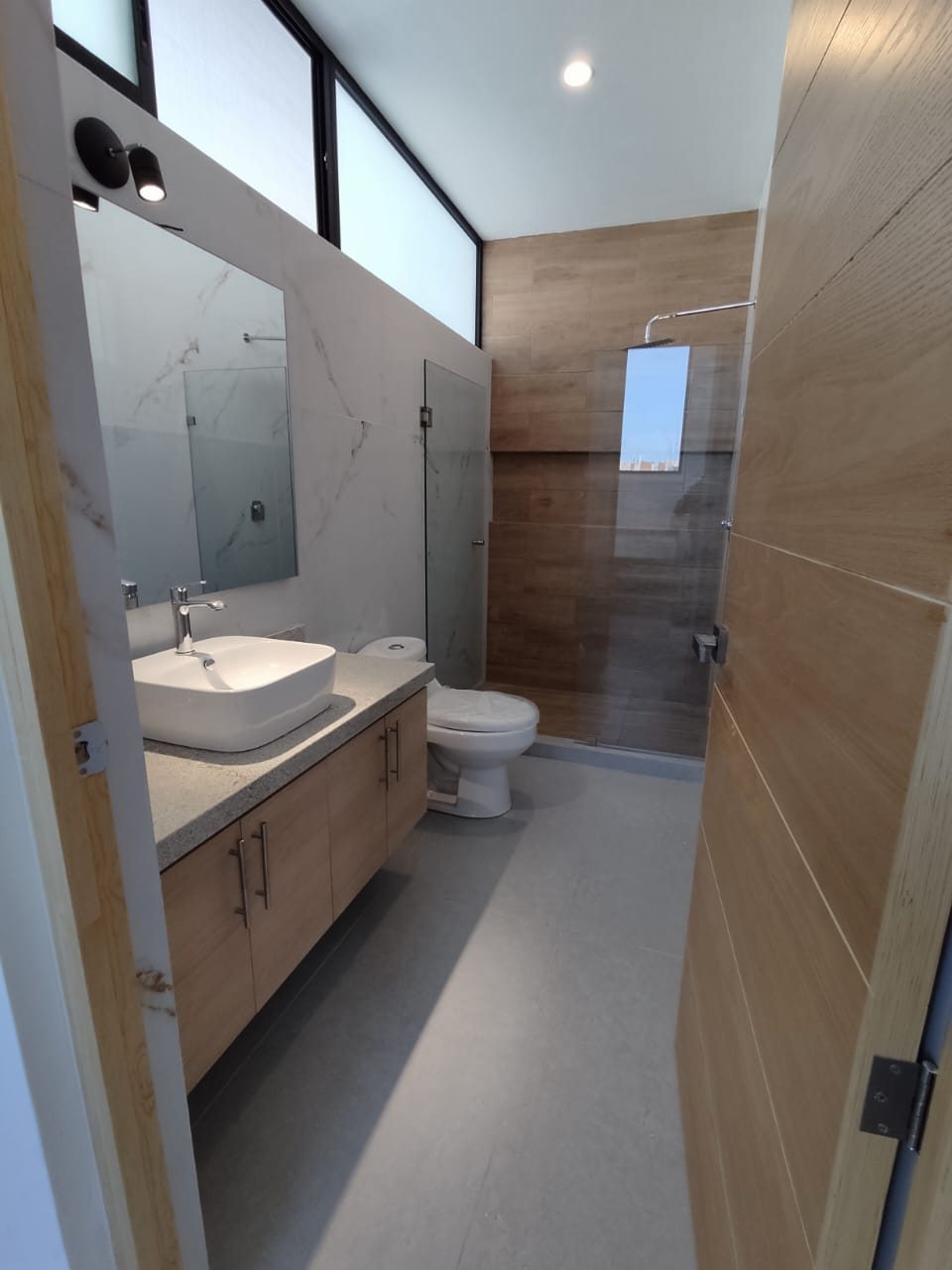 731JCTCVS LUJOSA CASA EN VENTA EN ZONA SANTA MÓNICA, AGUASCALIENTES.