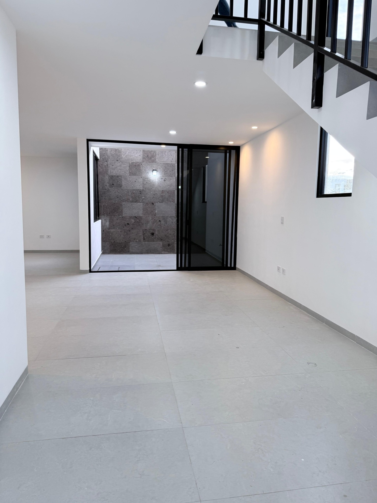 731JCTCVS LUJOSA CASA EN VENTA EN ZONA SANTA MÓNICA, AGUASCALIENTES.