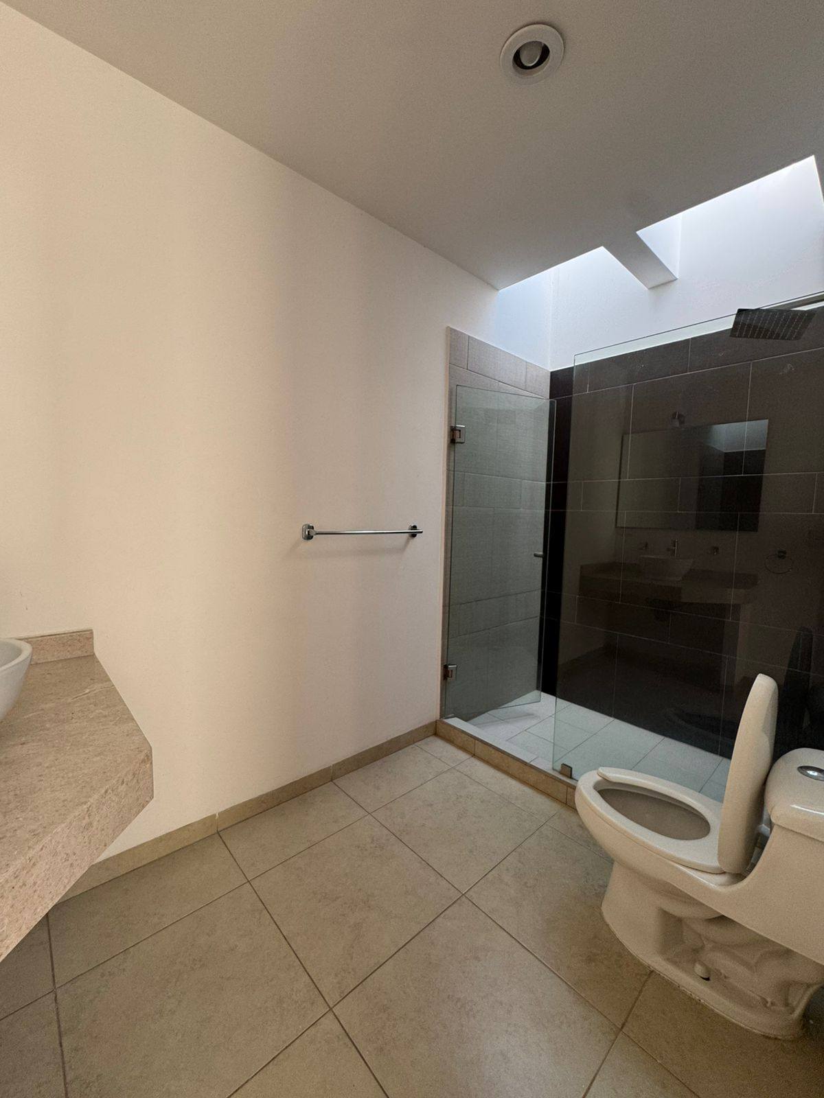 741JCTCRL CASA EN RENTA EN RESIDENCIAL LAS PLAZAS, AL NORTE DE AGUASCALIENTES.