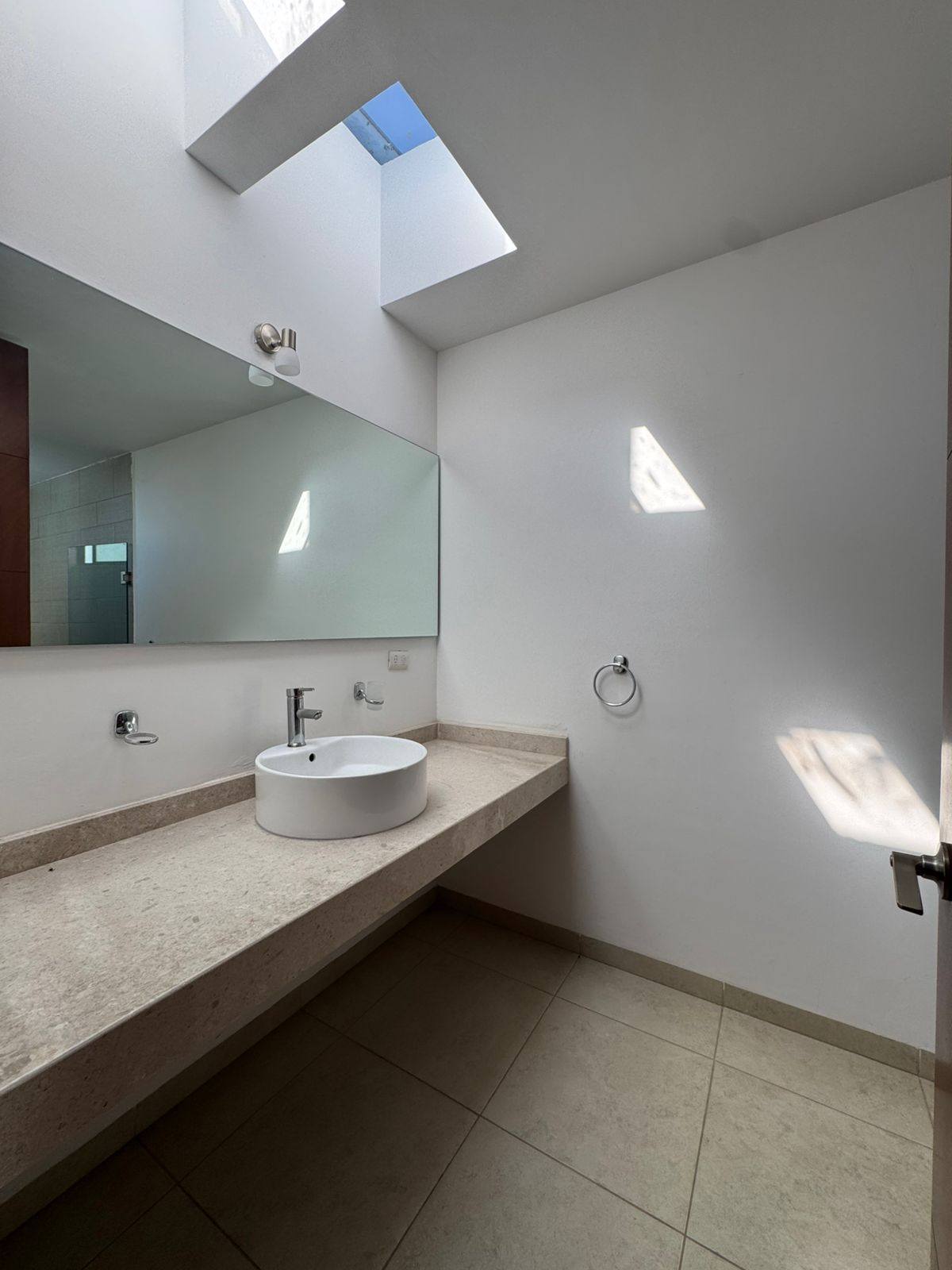 741JCTCRL CASA EN RENTA EN RESIDENCIAL LAS PLAZAS, AL NORTE DE AGUASCALIENTES.