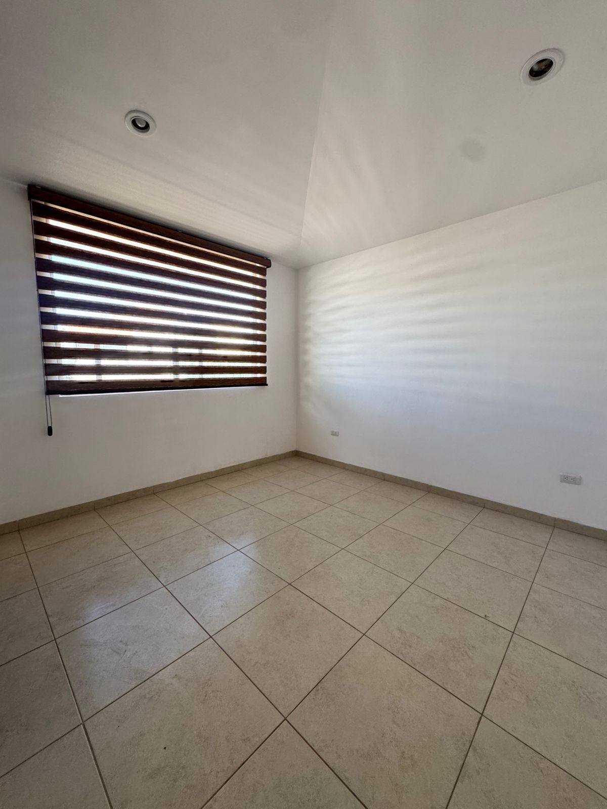 741JCTCRL CASA EN RENTA EN RESIDENCIAL LAS PLAZAS, AL NORTE DE AGUASCALIENTES.