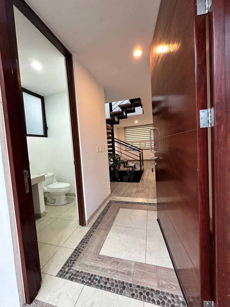 741JCTCRL CASA EN RENTA EN RESIDENCIAL LAS PLAZAS, AL NORTE DE AGUASCALIENTES.