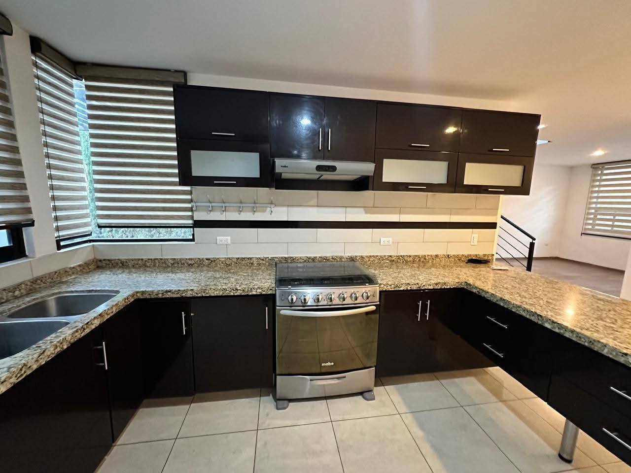 741JCTCRL CASA EN RENTA EN RESIDENCIAL LAS PLAZAS, AL NORTE DE AGUASCALIENTES.