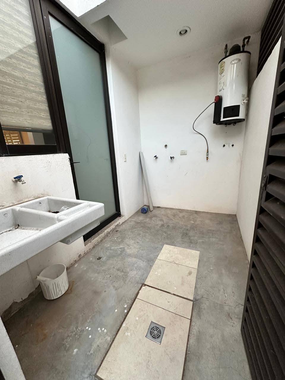 741JCTCRL CASA EN RENTA EN RESIDENCIAL LAS PLAZAS, AL NORTE DE AGUASCALIENTES.