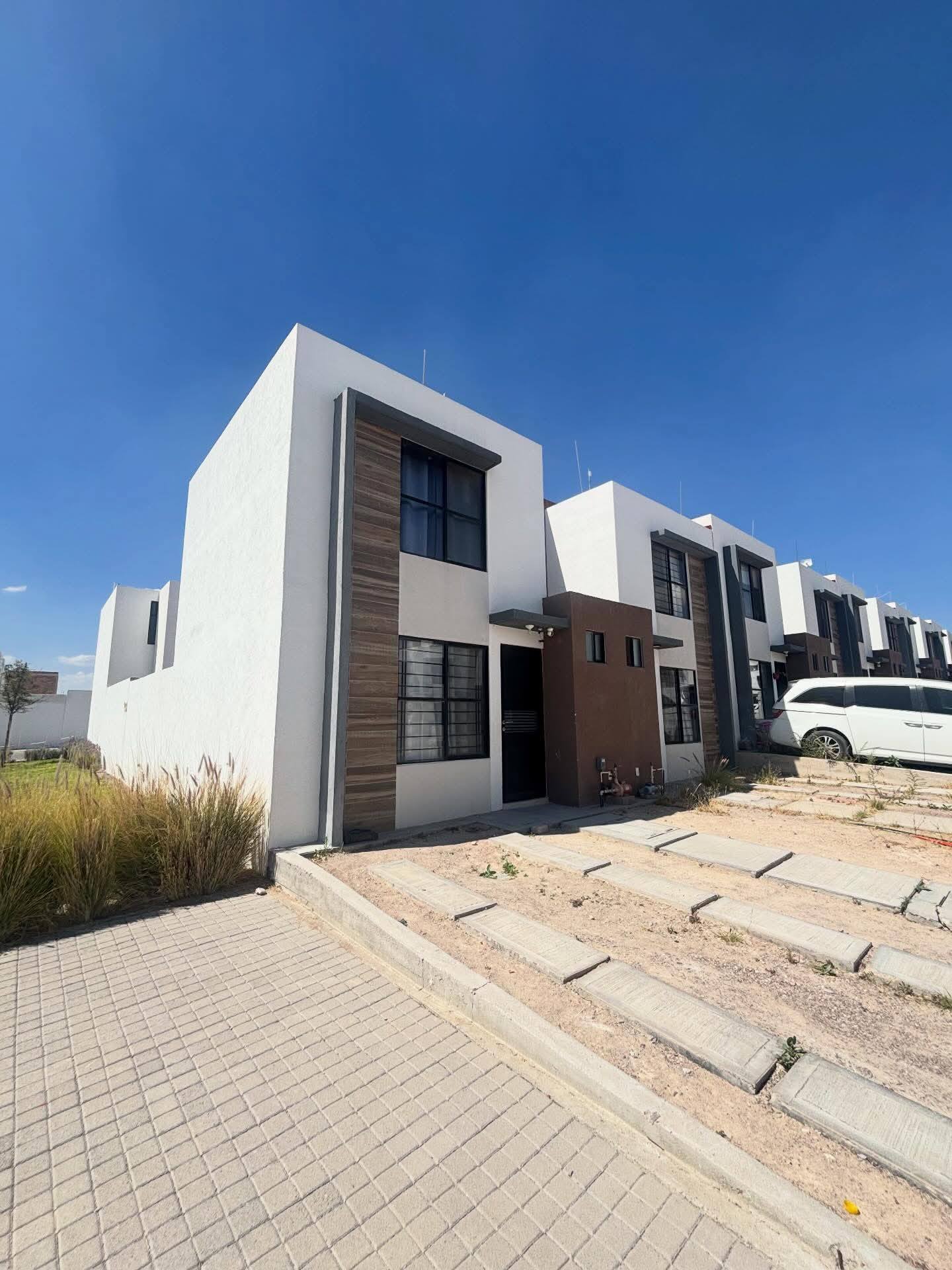 755JCTCVS CASA EN VENTA EN SAN GERARDO RESIDENCIAL, AL SUR DE AGUASCALIENTES.