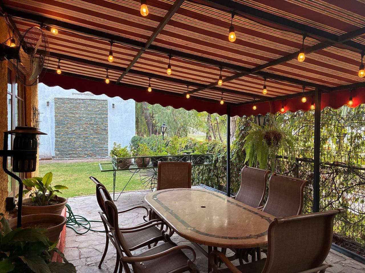 765JCTCRP CASA EN RENTA SEMI AMUEBLADA EN PULGAS PANDAS SUR.