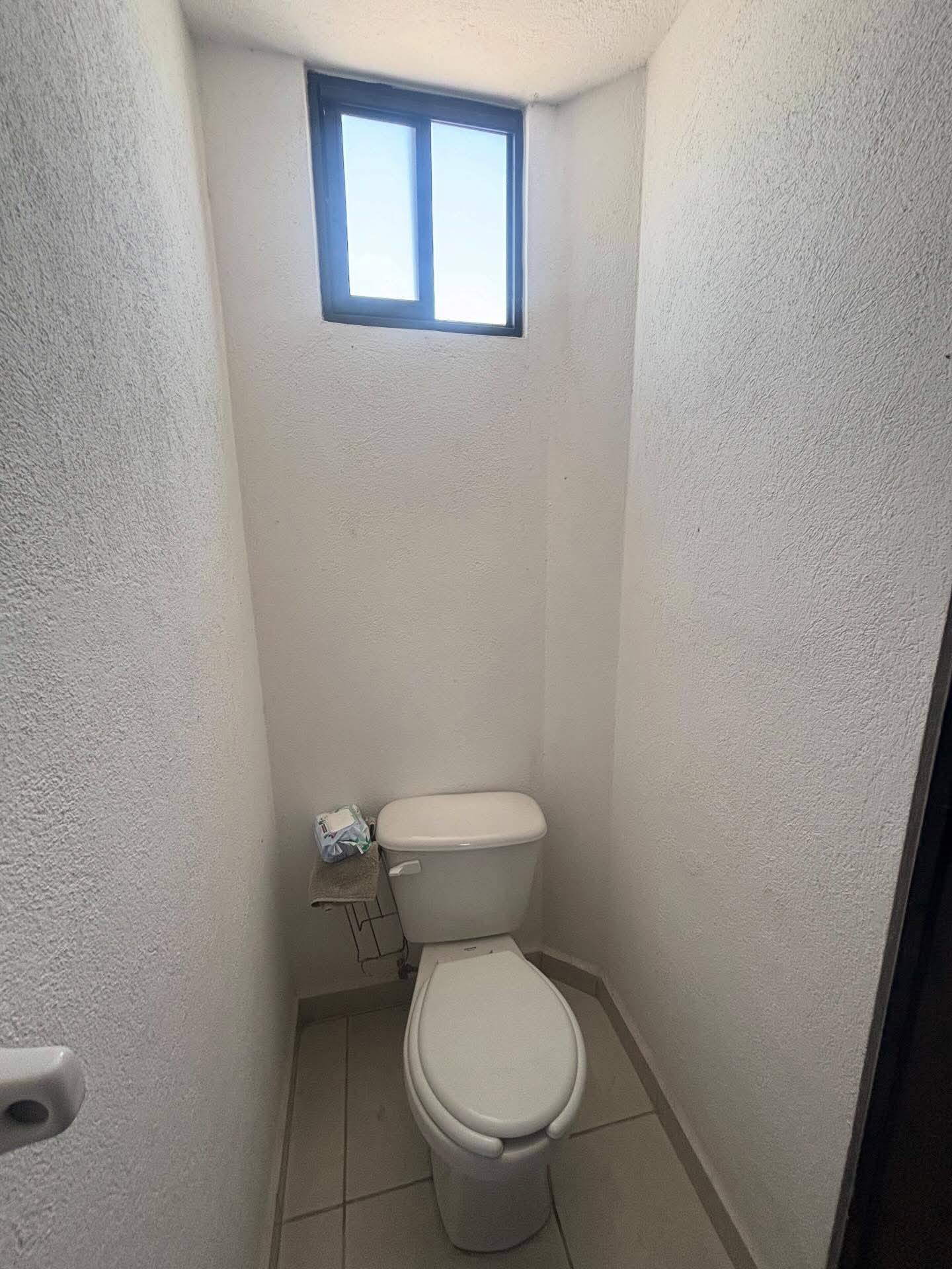 755JCTCVS CASA EN VENTA EN SAN GERARDO RESIDENCIAL, AL SUR DE AGUASCALIENTES.