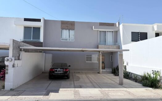 767 Casa en venta en Misión de San José, Aguascalientes.