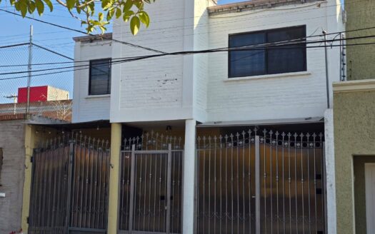 782 Casa en venta en Villa Jardín ll, Aguascalientes.