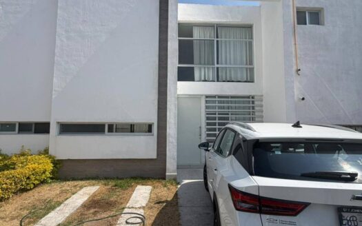 786 Casa en renta en Barlovento Residencial, Aguascalientes.