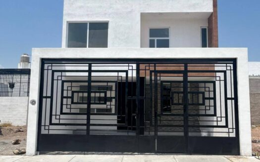 792 Casa en venta en norte de Aguascalientes.