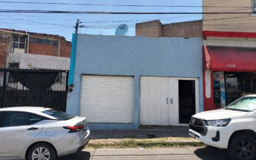 796 Casa en venta sobre avenida, al oriente de Aguascalientes.