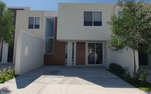 517 Casa en venta en Kerarta, Aguascalientes.