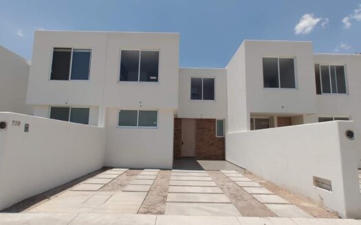 386 Casa en venta en Zarzales Residencial, Jesus María Aguascalientes.