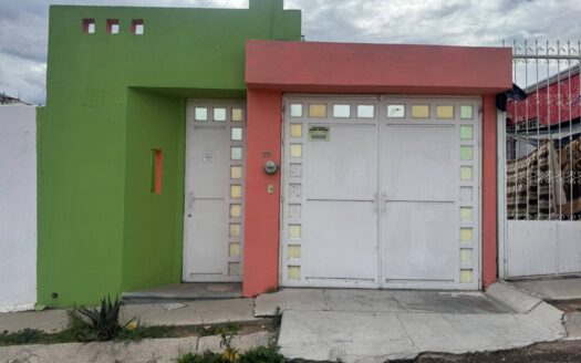 704 Casa en venta en Villas de nuestra señora de la asunción, Aguascalientes.