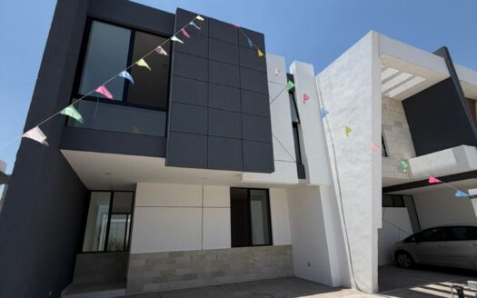 CASA EN VENTA EN BOSQUE SERENO, RESERVA COUVET.