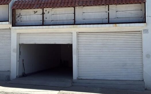 LOCAL COMERCIAL EN RENTA SOBRE AV GARZA SADA.