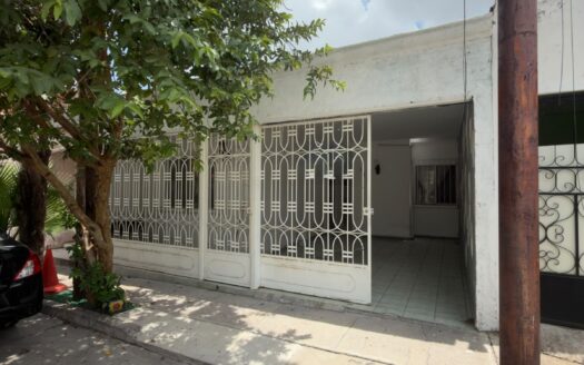 CASA EN FRACCIONAMIENTO LOS SAUCES
