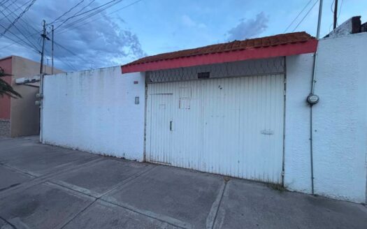 CASA EN BARRIO DE EL LLANITO