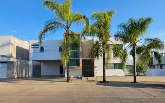 HERMOSA RESIDENCIA EN VENTA EN RESERVA SAN CRISTÓBAL