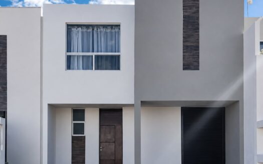 CASA EN RENTA EN FRACCIONAMIENTO RONDA