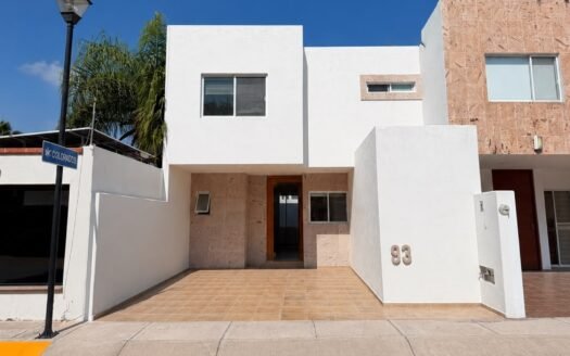 CASA EN VENTA EN LA QUERENCIA