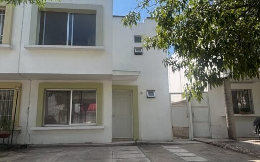 CASA EN RENTA EN RANCHO SAN MIGUEL
