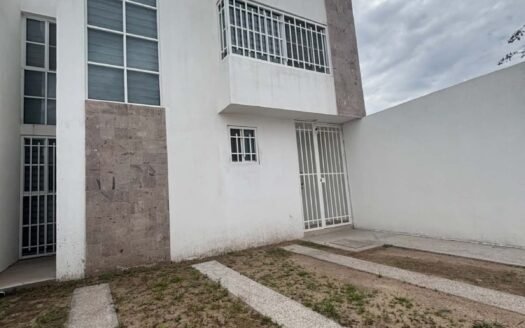 CASA EN RENTA EN STACIA RESIDENCIAL