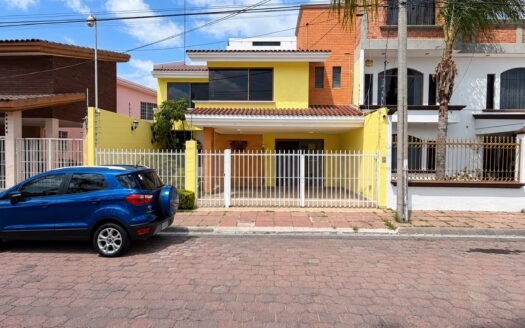 HERMOSA CASA EN RENTA AL NORTE DE LA CIUDAD